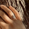 Bague 53 Bague Art déco en or gris sertie de diamants 58 Facettes 102