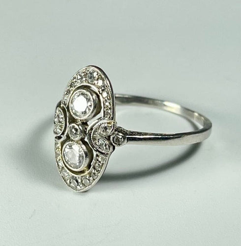 Bague 53 Bague Art déco en or gris sertie de diamants 58 Facettes 102