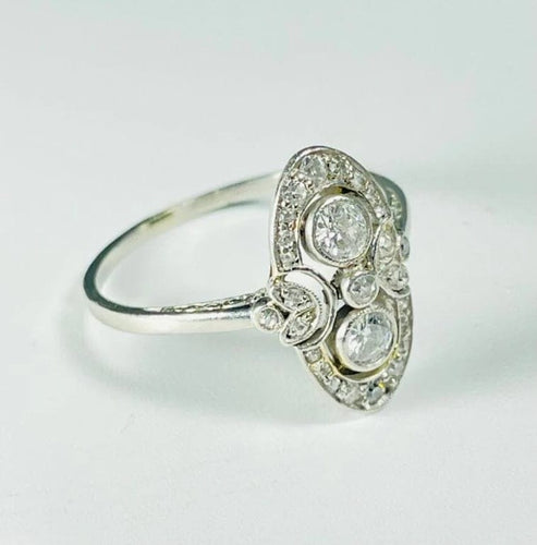Bague 53 Bague Art déco en or gris sertie de diamants 58 Facettes 102
