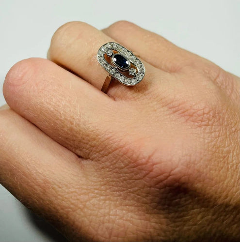 Bague 57 Bague en or blanc au saphir ovale et diamants 58 Facettes 56
