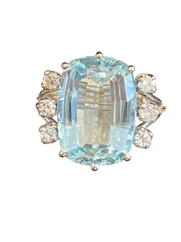 Bague 54 Bague cocktail en or gris 18K avec aigue-marine et diamants 58 Facettes