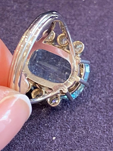 Bague 54 Bague cocktail en or gris 18K avec aigue-marine et diamants 58 Facettes