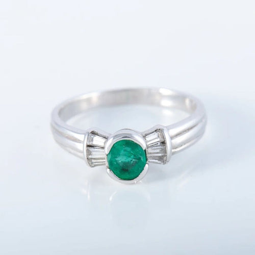 Bague 57 Bague solitaire en or blanc 18K avec émeraude 58 Facettes