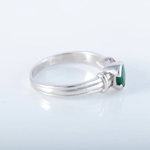 Bague 57 Bague solitaire en or blanc 18K avec émeraude 58 Facettes