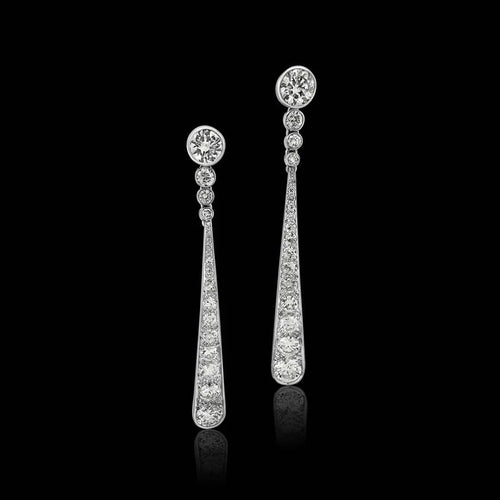 Boucles d'oreilles Boucles d'oreilles pendantes en platine et diamants 58 Facettes C14