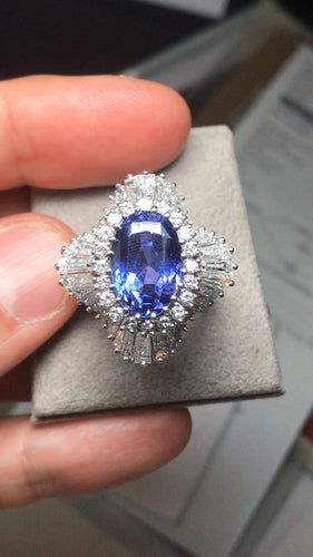 Bague 57 Bague en or blanc 18 carats sertie d’un saphir de Ceylan 10,06 ct 58 Facettes F24