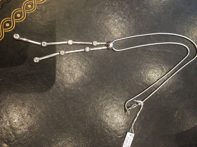 Collier Collier style négligé en or blanc 18 ct et diamants 58 Facettes