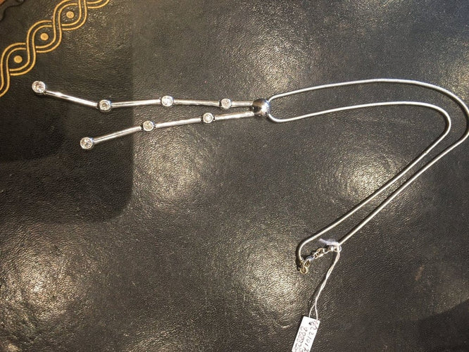 Collier Collier style négligé en or blanc 18 ct et diamants 58 Facettes