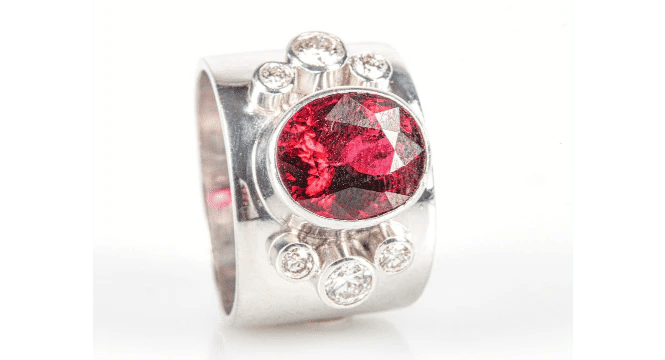Bague 58 Bague bandeau en or gris, rubellite et diamants 58 Facettes