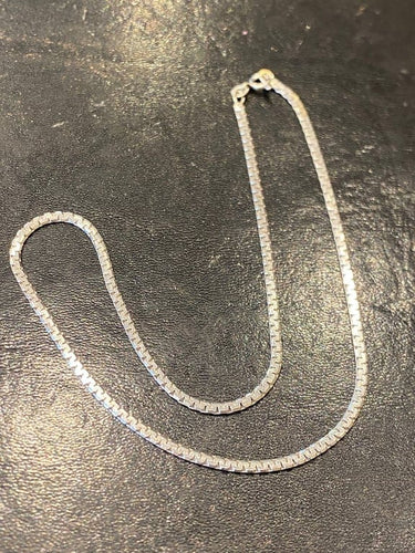 Collier Collier en or blanc 18 carats 58 Facettes