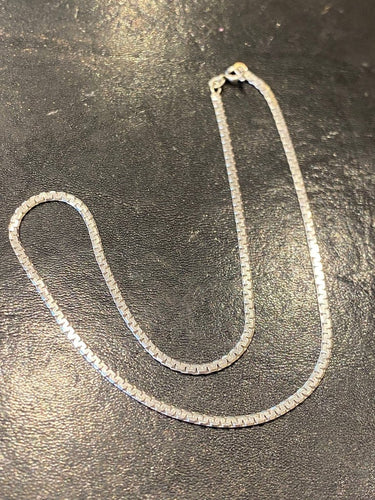 Collier Collier en or blanc 18 carats 58 Facettes