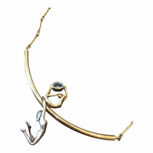 Collier Collier Bijoux d'Artiste - Collier acrobates en or jaune et argent 58 Facettes