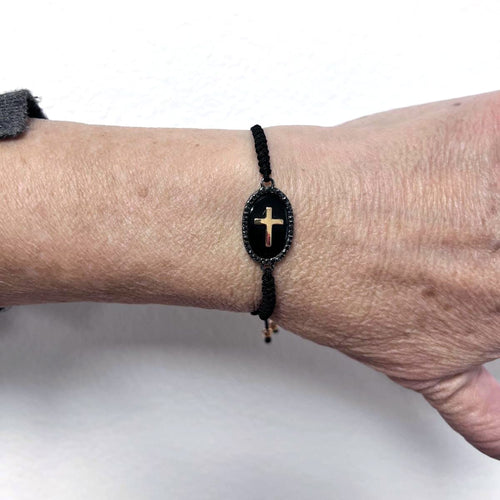 Bracelet CROSS - Bracelet en or jaune 18K, onyx et diamants noirs 58 Facettes UKA000081GM