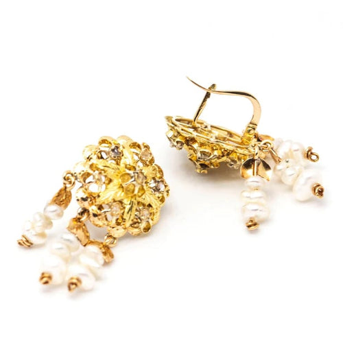 Boucles d'oreilles Keshi 1900 - Boucles d'oreilles Novecentismo en or jaune 18 carats, diamants et perles 58 Facettes D361018JC