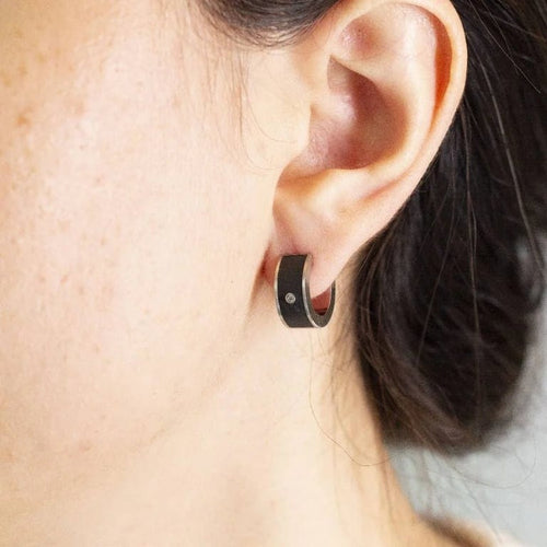 Boucles d'oreilles Boucles d’oreilles noir en acier 316L, diamants et céramique 58 Facettes D363921SO