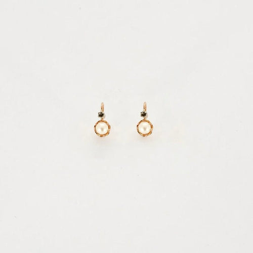 Boucles d'oreilles Dormeuses anciennes en or jaune 18 carats avec perles 58 Facettes