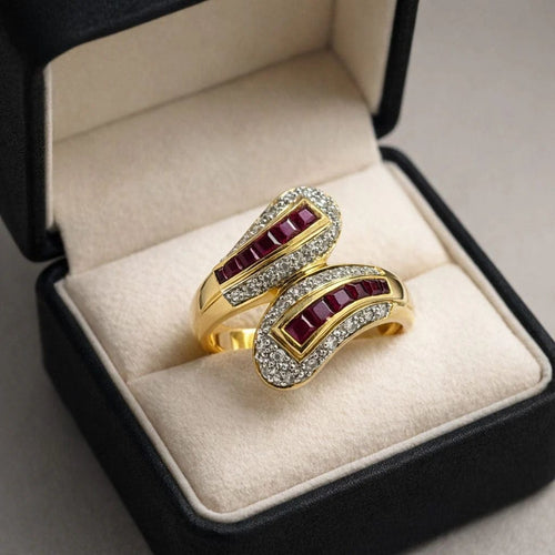 Bague 54 Bague en or jaune 750 avec diamants et rubis 58 Facettes 50091
