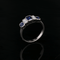 Bague 53 Bague jarretière Art déco en or blanc 18 carats, saphirs et diamants 58 Facettes 24-114