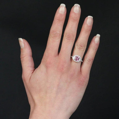 Bague 52 Bague coussin en or blanc 18 carats, saphir rose et diamants 58 Facettes 24-153