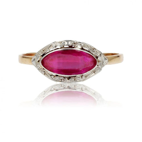 Bague 54 Bague ancienne en or jaune 18 carats et rubis de synthèse 58 Facettes 23-130