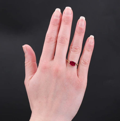 Bague 53 Bague ancienne en or jaune 18 carats au rubis de synthèse 58 Facettes 20-159