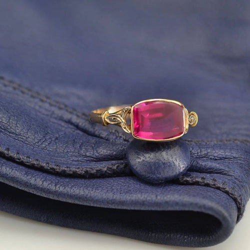 Bague 53 Bague ancienne en or jaune 18 carats au rubis de synthèse 58 Facettes 20-159