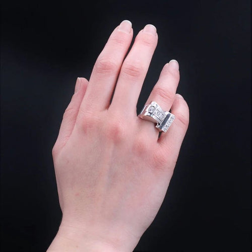 Bague 58 Bague tank asymétrique en or rhodié 18 carats et diamants 58 Facettes 22-625