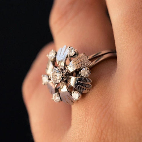 Bague 51 Bague pétales en or blanc 18 carats et diamants 58 Facettes 20-150-49