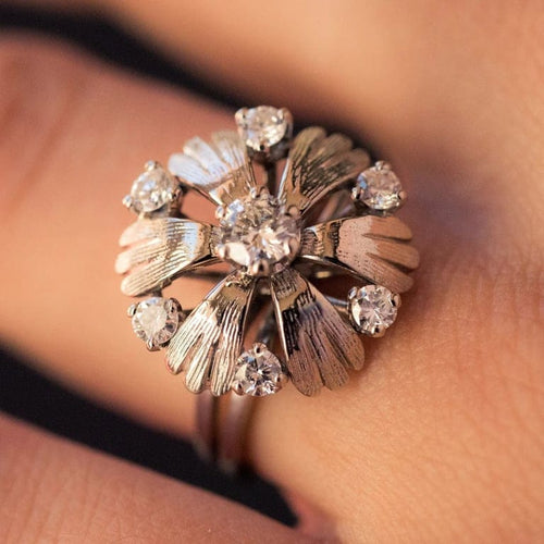 Bague 51 Bague pétales en or blanc 18 carats et diamants 58 Facettes 20-150-49