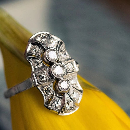 Bague 53 Bague style Art déco en or blanc 18 carats et diamants 58 Facettes 20-263-57