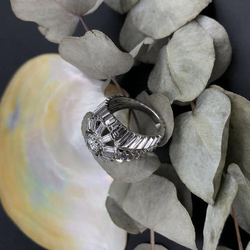 Bague 62 Bague dôme en or blanc 18 carats et diamants baguette 58 Facettes 20-589-59