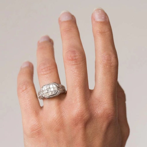 Bague 51 Bague diamants taille princesse en or blanc 18 carats 58 Facettes 01-186-1895002-51