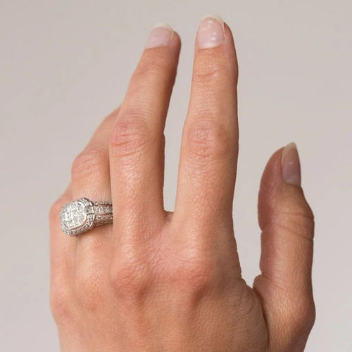 Bague 51 Bague diamants taille princesse en or blanc 18 carats 58 Facettes 01-186-1895002-51