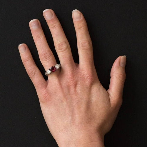 Bague 53 Bague en or blanc 18 carats rubis et diamants pavés 58 Facettes 05-118-3177552-53