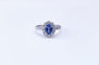 Bague 55 Bague marguerite saphir en or blanc 18K et diamants 58 Facettes BAG.MARGT.S.LIGNE