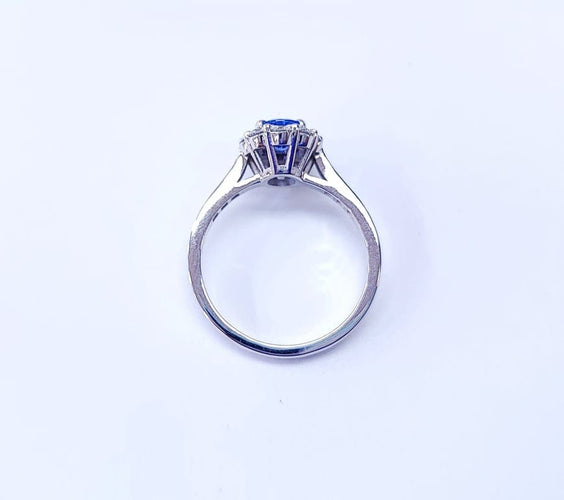 Bague 55 Bague marguerite saphir en or blanc 18K et diamants 58 Facettes BAG.MARGT.S.LIGNE