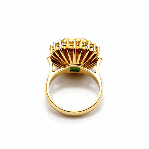 Bague 52 Bague en or jaune 18 ct, émeraude colombienne et diamants 58 Facettes 50418