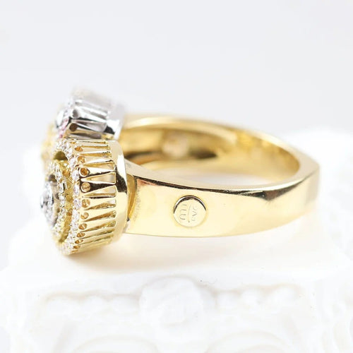 Bague 57 Bague en or jaune 18 carats avec accents en or blanc et diamants 58 Facettes