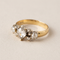 https://cdn.shopify.com/s/files/1/0442/6560/3235/files/Georgianischer-Herz-Tropfen-Diamantring-Honey-513.png?v=1792754279