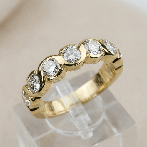Bague 55 Demi-alliance en or jaune 750 avec 7 diamants taille brillant 58 Facettes 1592