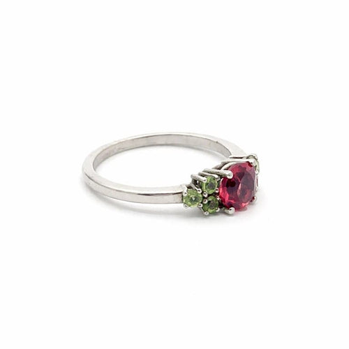 Bague 50 Bague vintage en or blanc 18k avec tourmaline ovale et péridots 58 Facettes 50346