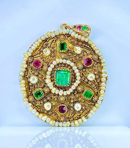 Pendentif Pendentif en or jaune 18 carats avec émeraude et perles 58 Facettes AB678