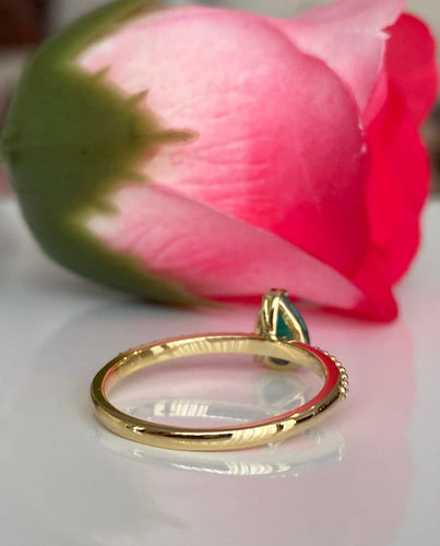 Bague 55 Bague de fiançailles - Taille poire en or jaune 18 ct, émeraude et diamants 58 Facettes ring