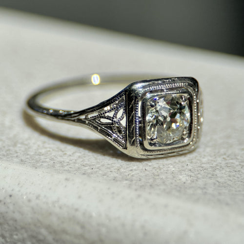 Bague Art déco - Bague de fiançailles en or blanc 18k et diamant 58 Facettes A1001V
