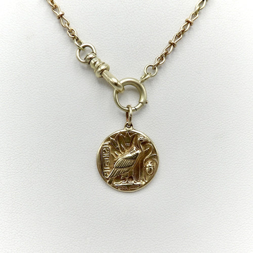 Pendentif 14K - Pendentif charm médaillon en or jaune, vautour Nekhbet 58 Facettes