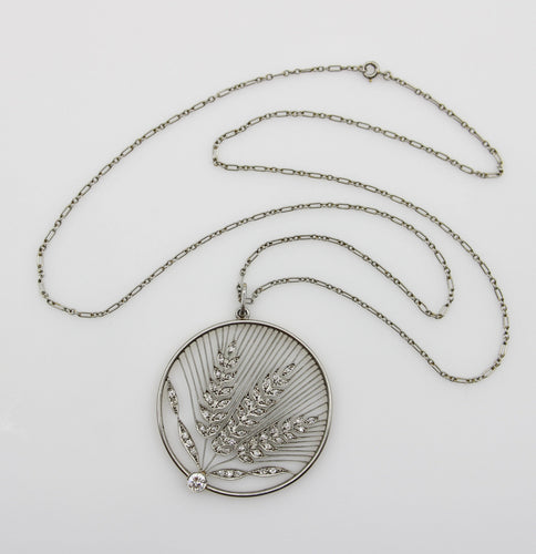 Collier Édouardien - Collier pendentif médaillon blé ajouré en platine et or 18k diamants 58 Facettes