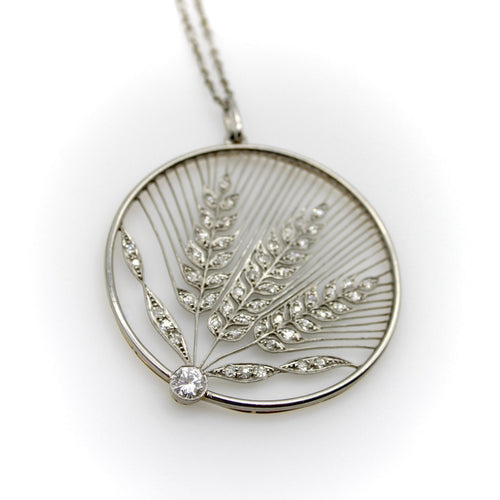 Collier Édouardien - Collier pendentif médaillon blé ajouré en platine et or 18k diamants 58 Facettes