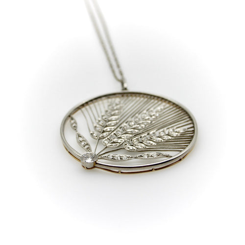 Collier Édouardien - Collier pendentif médaillon blé ajouré en platine et or 18k diamants 58 Facettes