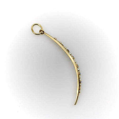 Pendentif Époque victorienne - Pendentif croissant de lune en or jaune 14 carats, saphirs et perles 58 Facettes