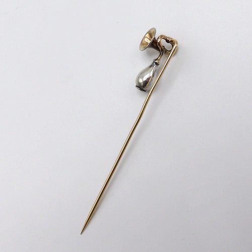 Épingle à cravate victorienne - Corne de vélo en or 14 carats 58 Facettes